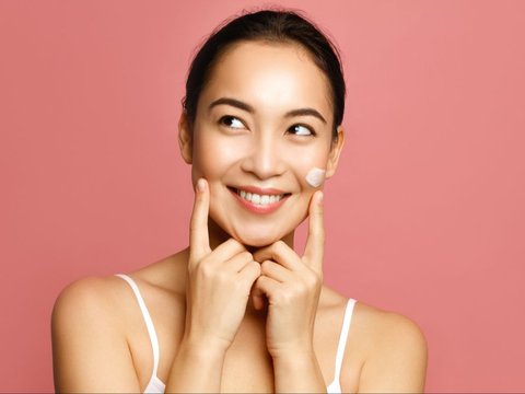 2. Lanjutkan Pemakaian Skincare