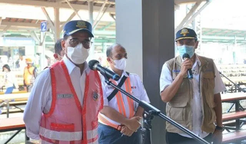 Terkait pemanggilan KPK, Adita mengatakan Menhub Budi telah menerimanya, namun mengajukan permohonan penundaan karena alasan tugas.