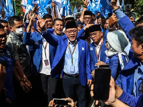 Ketua Umum Partai Amanat Nasional (PAN) Zulkifli Hasan atau Zulhas menekankan pentingnya peran perempuan dalam parlemen untuk memperjuangkan hak-hak kaum hawa.