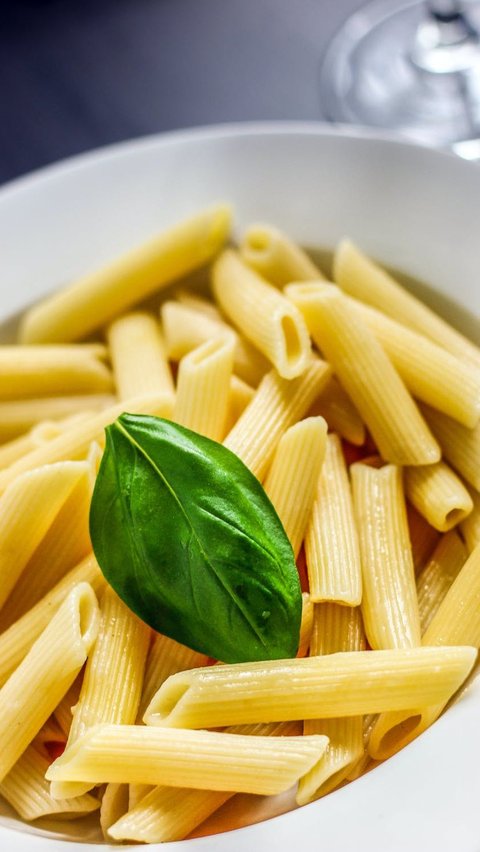 4. Penne Spinach