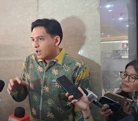 Lucky Hakim Akui Terima Jas dan Peci dari Al-Zaytun: Kalau Uang Nanti PPATK Membuktikan