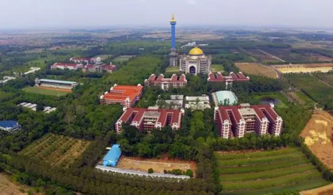 Lucky menjalani pemeriksaan sebagai saksi atas kasus dugaan penistaan agama atau penodaan agama yang menyeret pimpinan Pondok Pesantren Al-Zaytun Panji Gumilang.