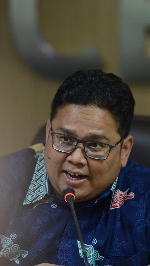 Sementara itu, Ketua Bawaslu Rahmat Bagja menjelaskan alasan mengusulkan untuk membahas opsi penundaan Pilkada 2024 yang sudah dijadwalkan digelar pada November 2024. Bagja mengungkap sejumlah kekhawatirannya jika Pilkada digelar November 2024.