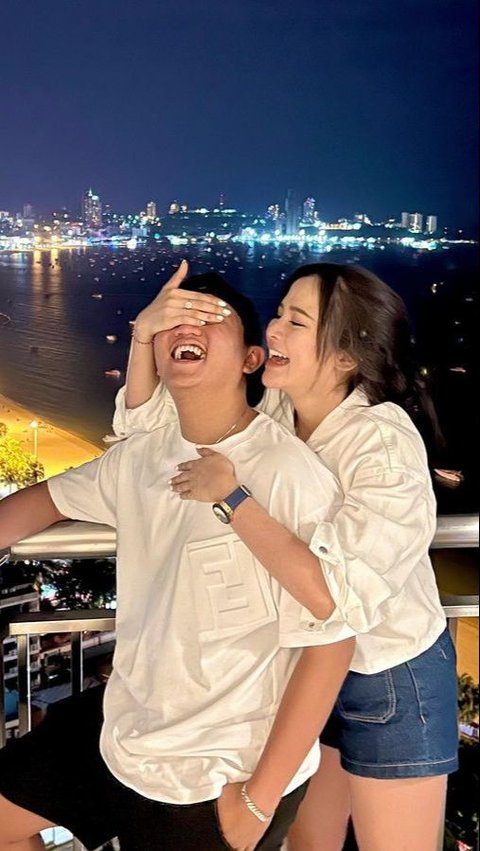 Deretan Foto Terbaru Denny Caknan & Bella Bonita Kini jadi Pasangan Suami Istri, Mesra Banget!