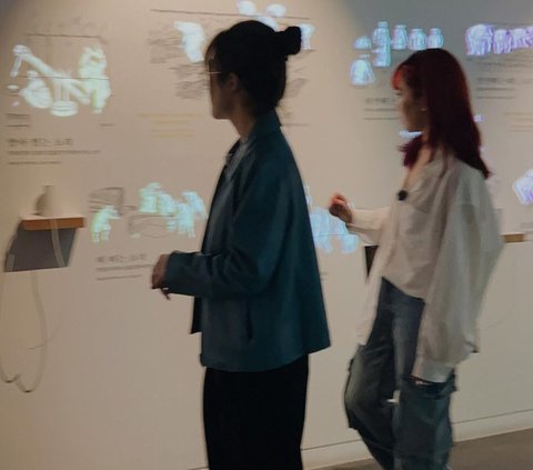 Kunjungi Museum di Korea, Ini Momen Isyana Sarasvati Jalan bareng So Yoon