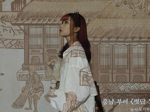 Kunjungi Museum di Korea, Ini Momen Isyana Sarasvati Jalan bareng So Yoon