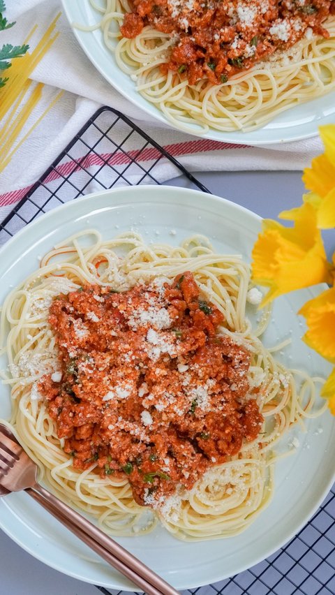 2. Spaghetti Bolognese