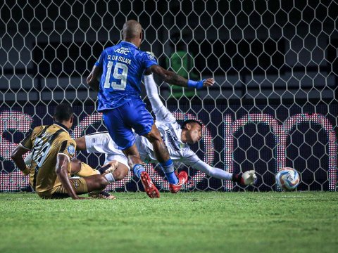 FOTO: Momen Persib Gagal Menangkan Duel Lawan Dewa United yang Bikin Luis Milla Out