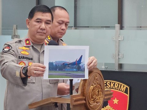 Sandi menerangkan, pembelian pesawat berdasarkan kerja sama dengan stakeholder terkait. Badan Pemeriksa Keuangan (BPK) salah satu ikut dilibatkan dalam rangka proses pengadaan pesawat tersebut.