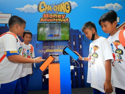 FOTO: Keseruan Anak-Anak Belajar Literasi Keuangan Lewat Game