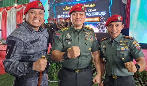 King of Sparko Pose sama Jenderal TNI Lulusan Terbaik
