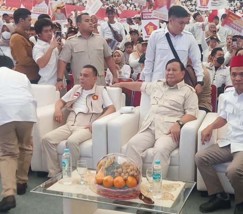 Ketua Umum Partai Gerindra Prabowo Subianto mengingatkan pendukungnya tidak reaktif saat ada pihak yang menghina atau memfitnah. Menurutnya, cara hadapi hinaan dengan memberikan senyuman.