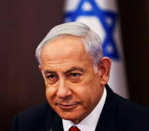 Kantor perdana menteri Israel mengatakan, Netanyahu, 73 tahun, dibawa ke rumah sakit setelah mengalami dehidrasi lantaran Israel diterpa gelombang panas.