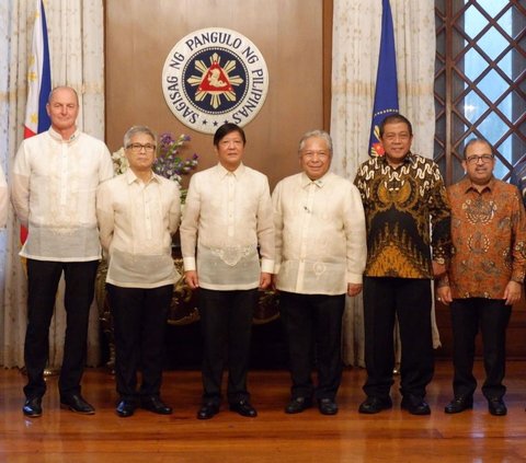 Penandatangan perjanjian kerja sama dalam pembangunan kedua paket proyek tersebut telah ditandatangani pada hari Kamis lalu (13/7) berlokasi di Istana Malacanan, Manila, Filipina.