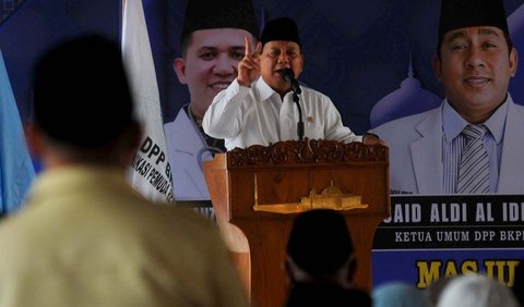 Prabowo mendengar bahwa Persija belum mempunyai lapangan bola.