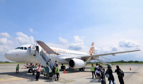 Direktur Utama (Chief Executive Officer) Super Air Jet, Ari Azhar angkat suara terkait pesawat Super Air Jet penerbangan nomor IU-765 yang gagal berangkat dari Bandara Lombok menuju Jakarta pada hari Jumat.