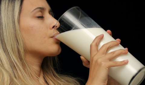 Minum Susu atau Sumber Protein Lainnya