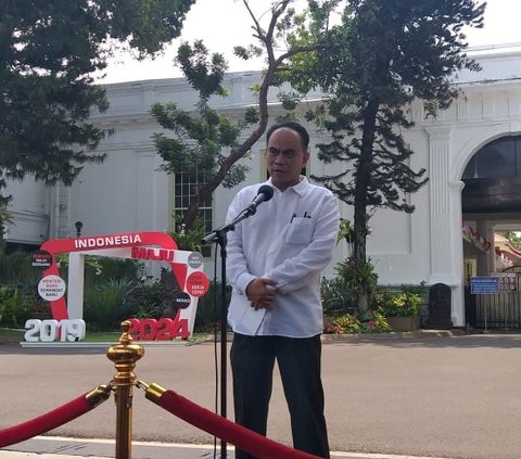 Budi bukan sosok baru di pemerintahan. Dia saat ini diketahui menjabat sebagai Wakil Menteri Desa, Pembangunan Daerah Tertinggal dan Transmigrasi Indonesia.