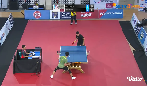 Pertandingan Rizky Billar dan Aldi Taher berlangsung seru. Keduanya menampikan skill bermain tenis meja.