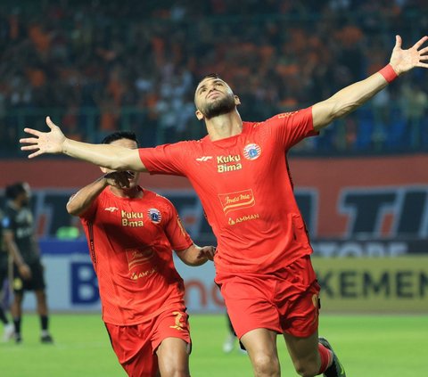 Di menit ke-34, Persija kembali unggul. Simic kembali mencatatkan namanya di papan skor usai mendapat umpan dari Witan Sulaeman. Lewat tendangan voli kaki kirinya, Simic sukses membuat gol cantik. Skor kembali berubah jadi 3-1.