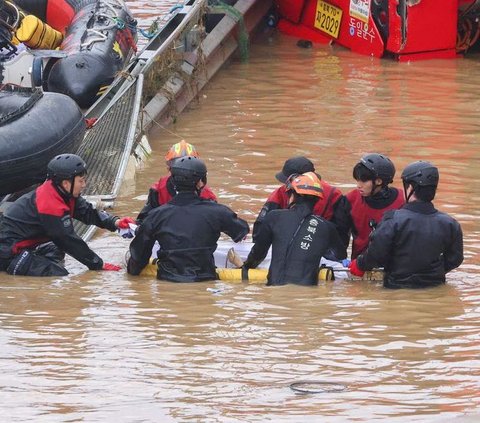 Banjir Parah di Korsel, 13 Orang Tewas karena Bus Tenggelam di Terowongan Underpass