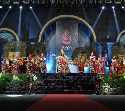 Grebeg Suro di Ponorogo terdiri dari berbagai kegiatan, mulai festival reog remaja, reog anak, festival reog wayang golek, pameran bonsai hingga Festival Nasional Reog Ponorogo (FNRP).