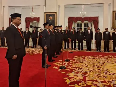 VIDEO: Jokowi Lantik Menteri & Wakil Menteri Baru di Istana, Ini Daftar Lengkapnya