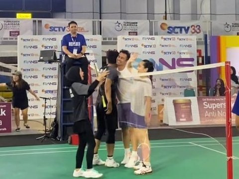 Momen Lesti Digendong Ayahnya Usai Kalahkan Raffi Ahmad & Nagita Main Badminton