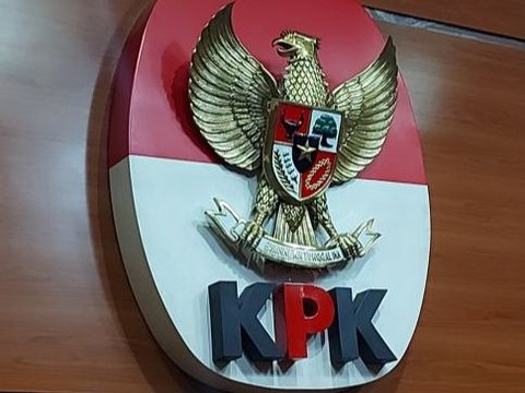 KPK Periksa Bupati Muna La Ode Rusman Emba sebagai Tersangka Korupsi di Polda Sultra