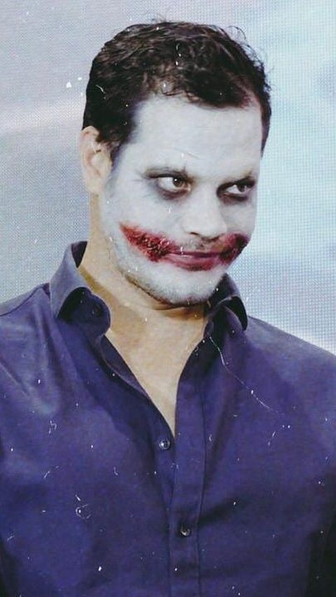 The figure of the Joker in this photo is a former husband of a famous artist, now turned actor.