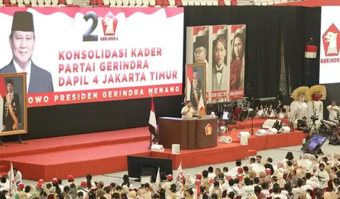 Prabowo juga menyinggung soal peran Jokowi yang menjadi panutannya