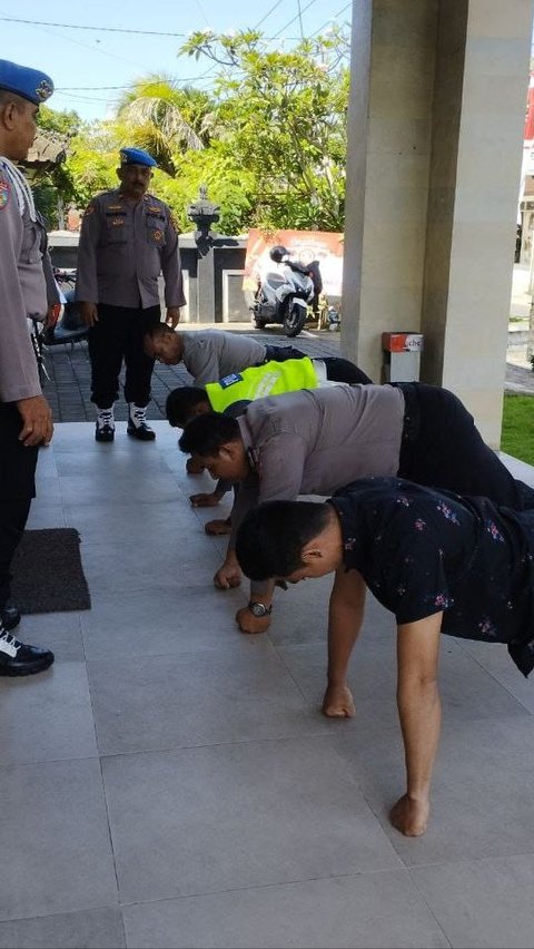 Polisi Tolak Laporan Korban Pencopetan dan Malah Minum Bir Dihukum Push Up