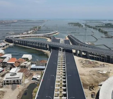 Ganjar Pranowo Temui Menko Airlangga, Bahas Pembangunan Giant Sea Wall di Jalan Tol Semarang - Demak