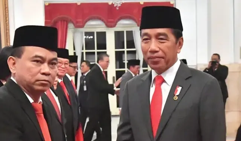 Presiden Joko Widodo (Jokowi) memberikan tugas baru kepada Menteri Komunukasi dan Informatika (Menkominfo) Budi Arie Setiadi dan Wamenkominfo Nezar Patria. Tugas baru tersebut yakni memantau media sosial dan e-commerce, termasuk fenomena digabungkannya media sosial dan e-commerce sekarang ini.