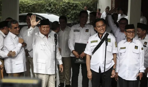 Pada 2019, PBB mendukung pasangan Jokowi-Ma’ruf Amin. Rival Prabowo dan Sandiaga. Menurut Yusril, keputusan itu lantaran tidak menemukan titik temu saat berkomunikasi dengan kubu Prabowo dan Sandiaga.