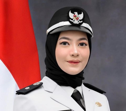 Mengenal Sosok Indah Aprianti, Kepala Desa Cantik yang Berani Lawan Pria Tolak Bangun Jalan