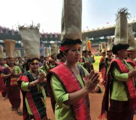 Bukan Galak, Ternyata Ini Alasan Orang Batak Sering Berbicara Keras