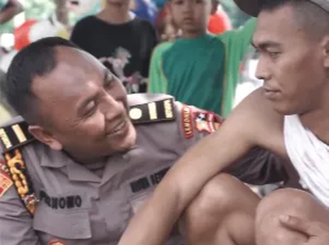 Konten Pak Bhabin Nyari ODGJ Bareng Jenderal Polisi, Ujungnya Bikin Ngakak