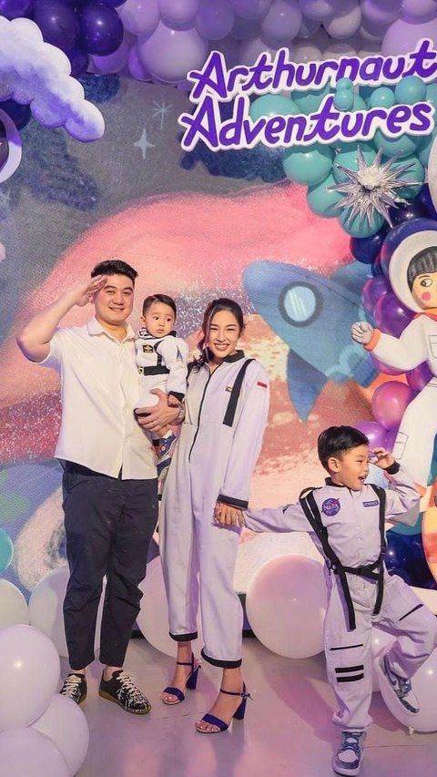 Ganteng Abis, Potret Arthur Anak Sulung Chef Arnold di Acara Ultah Ke-4 Bertema Astronot