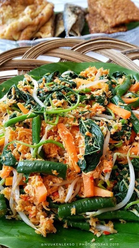 2. Urap Kangkung