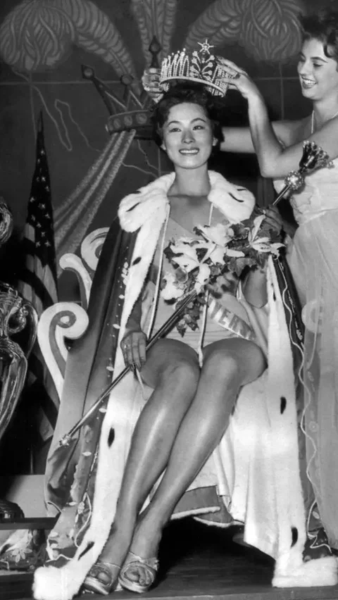 Miss Universe 1959, Akiko Kojima dari Jepang