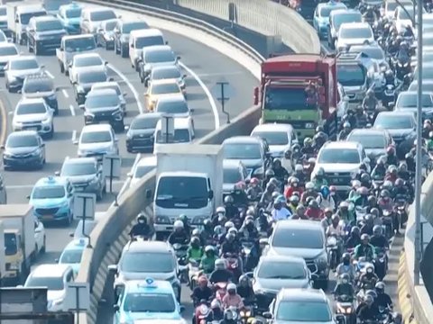 Kusutnya Kemacetan di Jalan Gatot Subroto