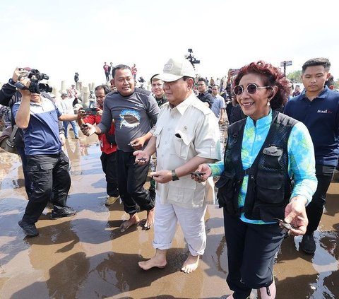 Berkunjung ke Pangandaran, Ini Momen Akrab Prabowo Subianto dengan Susi Pudjiastuti