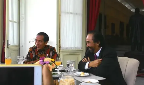 Ketua Umum Partai NasDem Surya Paloh mengungkapkan isi pertemuannya dengan Presiden Joko Widodo (Jokowi) pada Senin (17/7) malam kemarin.