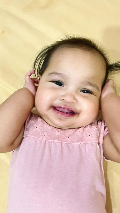 Deretan Foto Terbaru Baby Shafanina Putri Tasya Kamila, Ekspresinya Gemesin Banget!