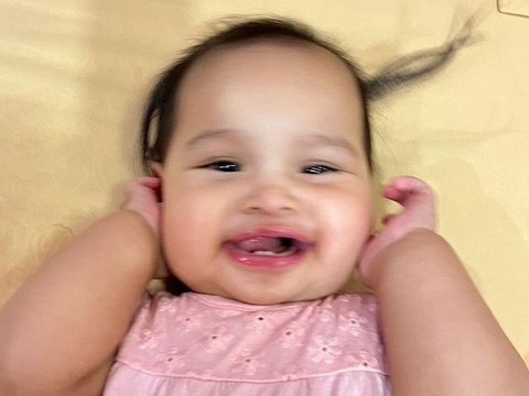 Deretan Foto Terbaru Baby Shafanina Putri Tasya Kamila, Ekspresinya Gemesin Banget!