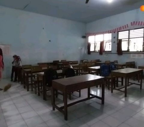 Suasana Hari Pertama Masuk SD di Jateng, Orang Tua Rebutan Bangku Paling Depan Buat Anak