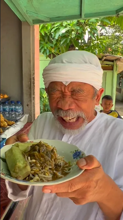 Mencicipi Rumbah, Pecel Unik Khas Pantura Jawa Barat yang Tak Pakai Bumbu Kacang