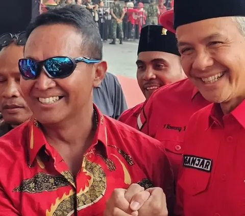 Mantan Panglima TNI Jenderal (Purn) Andika Perkasa digoda oleh Sekretaris Jenderal PDI Perjuangan Hasto Kristiyanto sebagai bakal calon wakil presiden mendampingi Ganjar Pranowo.