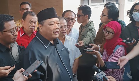 Anggota Dewan Pakar DPP Partai Golkar Ridwan Hisjam mendorong Golkar membuat poros baru di Pilpres 2024. Langkah ini bertujuan agar Golkar diperhitungkan dalam pesta demokrasi.